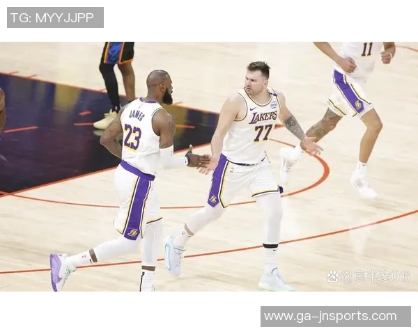 2020年NBA季后赛火箭对湖人第五场第四节精彩回顾与关键时刻分析 2020年NBA季后赛火箭对湖人第五场第四节精彩回顾与关键时刻分析